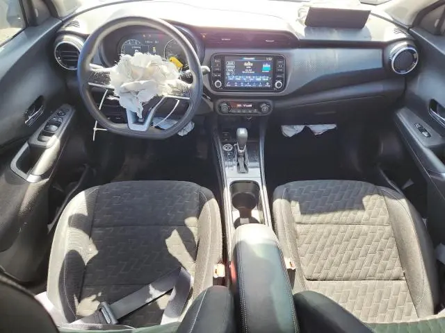 2022 NISSAN KICKS SV  