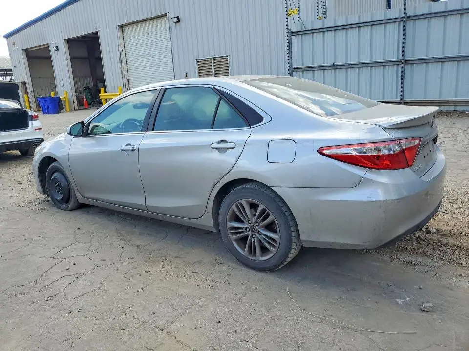 2015 TOYOTA CAMRY SE  