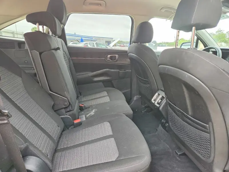 2023 KIA SORENTO LX  