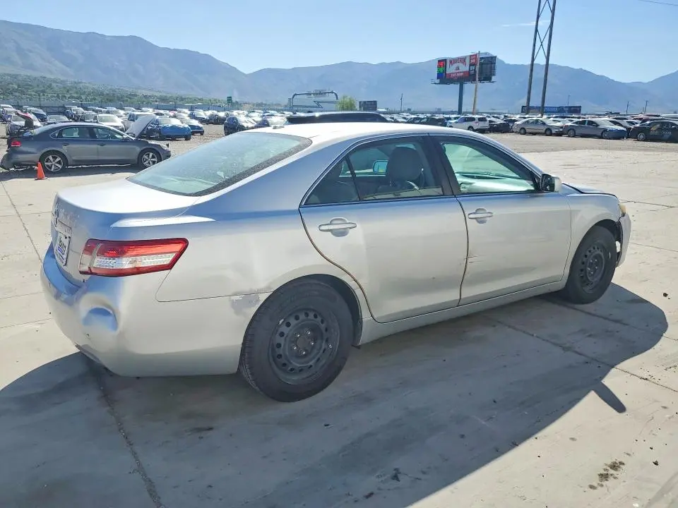 2010 TOYOTA CAMRY LE  