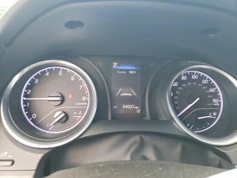 2018 TOYOTA CAMRY SE  