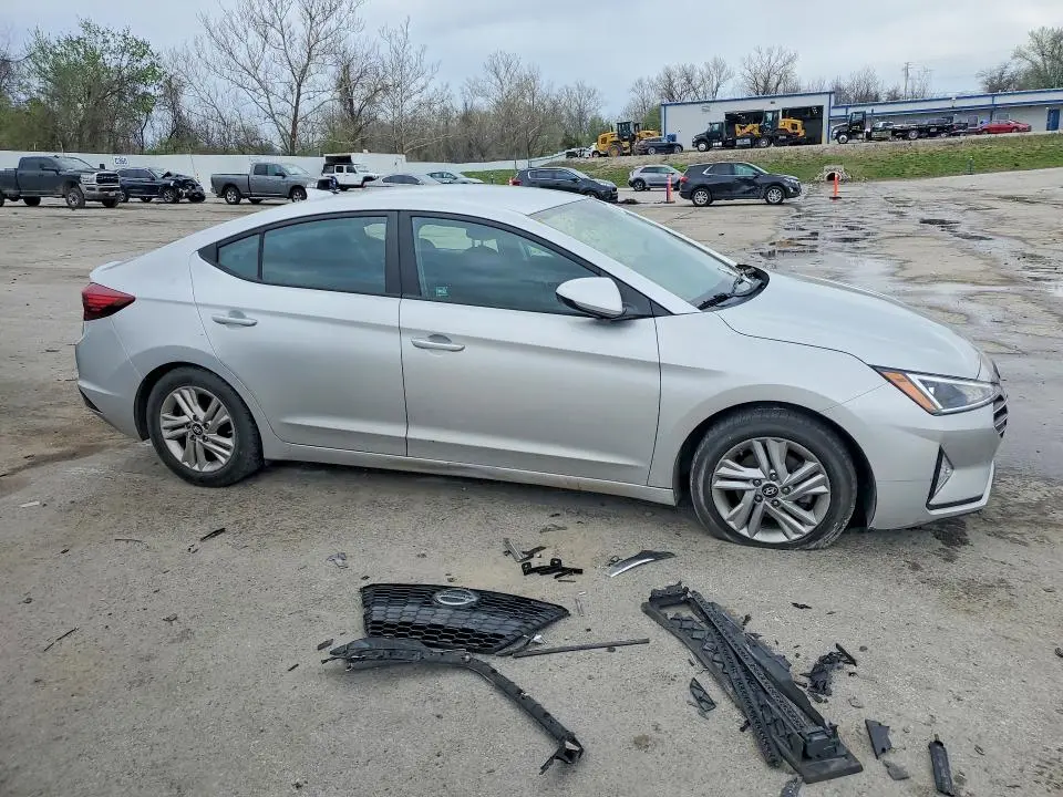 2019 HYUNDAI ELANTRA SEL  