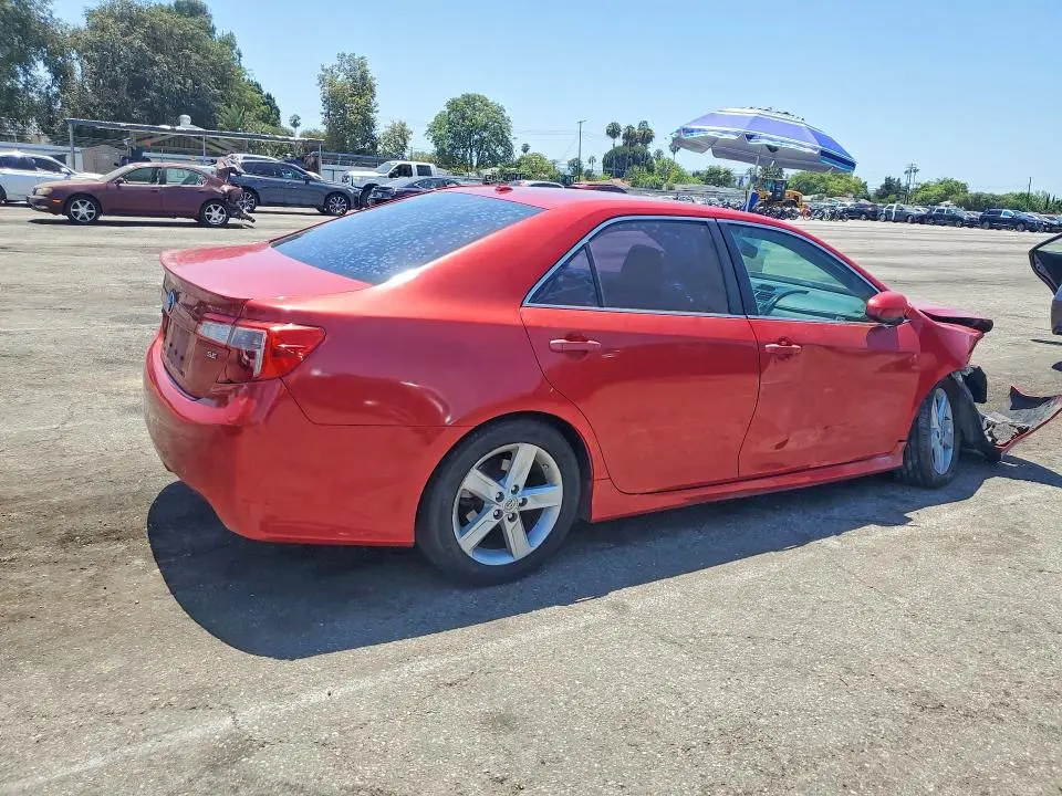 2014 TOYOTA CAMRY SE  