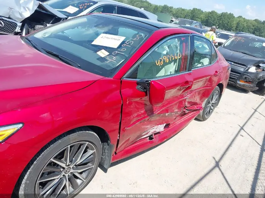 2023 TOYOTA CAMRY XLE