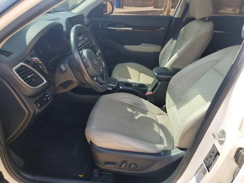 2021 KIA SELTOS EX  