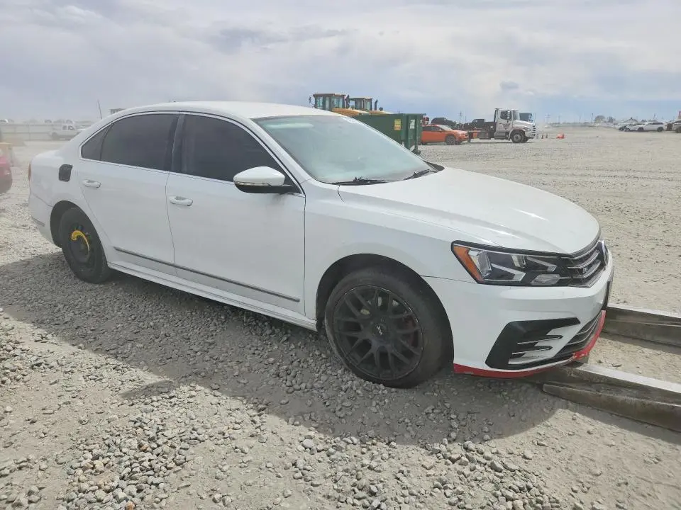 2016 VOLKSWAGEN PASSAT S  