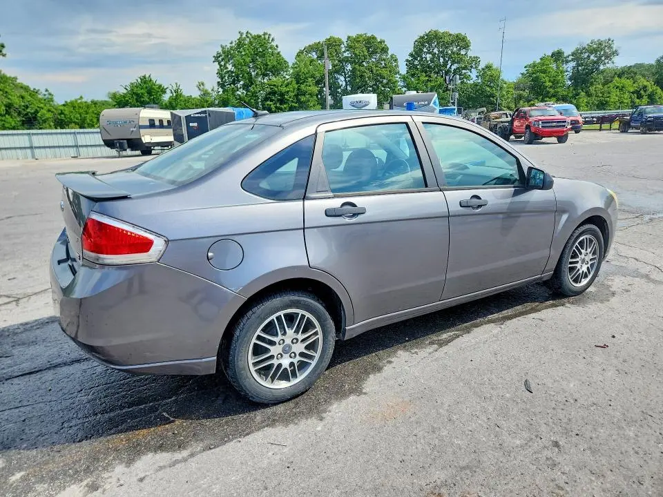 2011 FORD FOCUS SE  