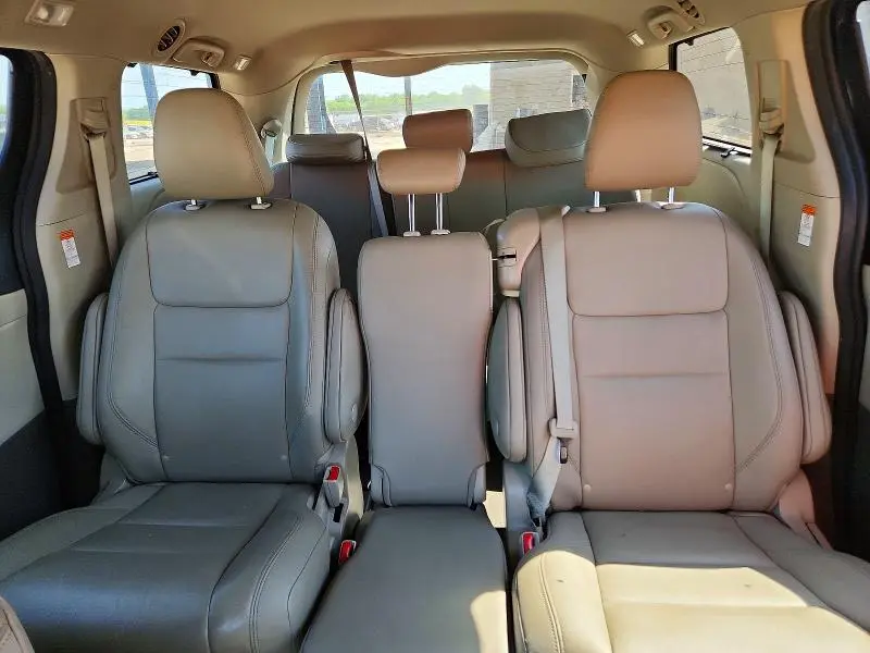 2020 TOYOTA SIENNA XLE PREMIUM 8-PASSENGER  