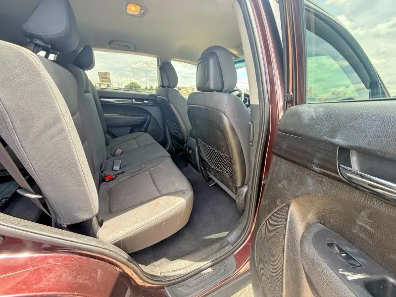 2013 KIA SORENTO LX  