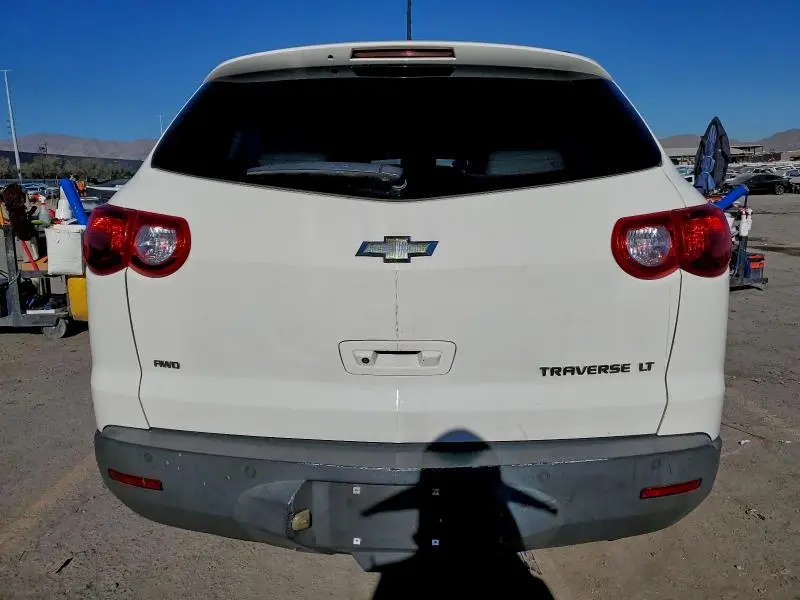 2011 CHEVROLET TRAVERSE LT  