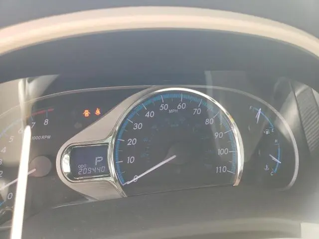 2011 TOYOTA SIENNA XLE  