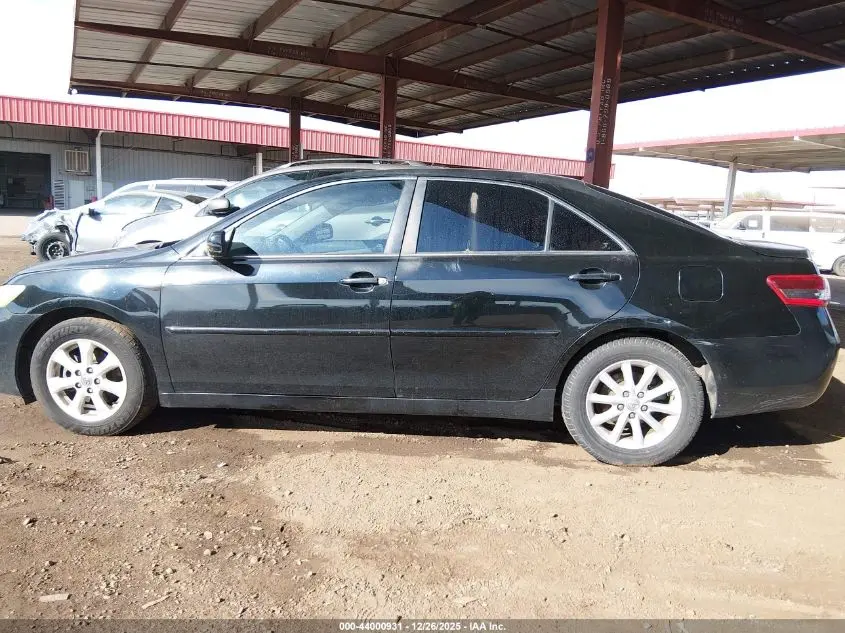 2011 TOYOTA CAMRY LE