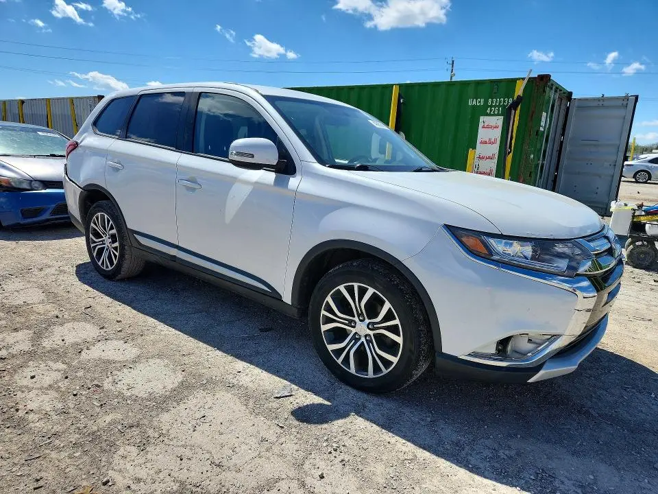 2018 MITSUBISHI OUTLANDER SE  