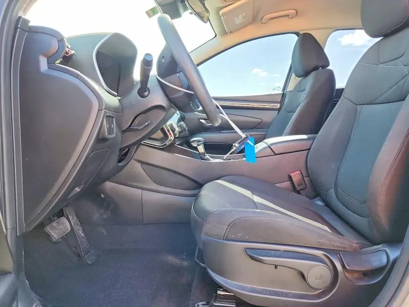 2022 HYUNDAI TUCSON SE  