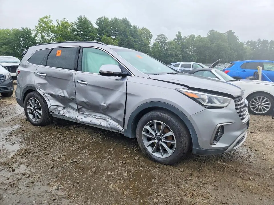 2017 HYUNDAI SANTA FE SE  