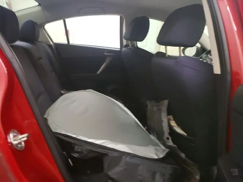 2011 MAZDA 3 S  