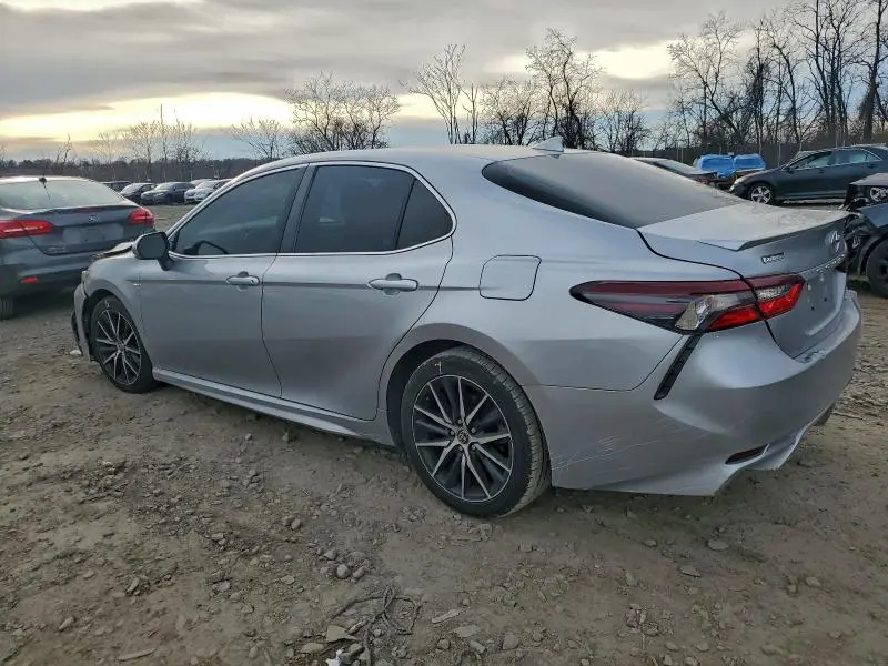 2022 TOYOTA CAMRY SE  