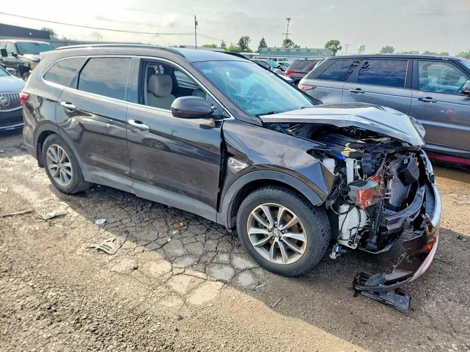 2018 HYUNDAI SANTA FE SE  