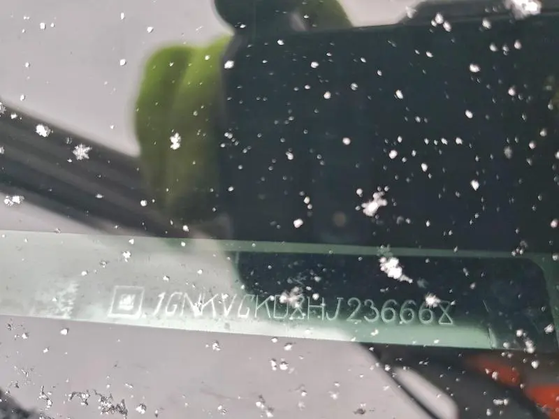 2017 CHEVROLET TRAVERSE LT  