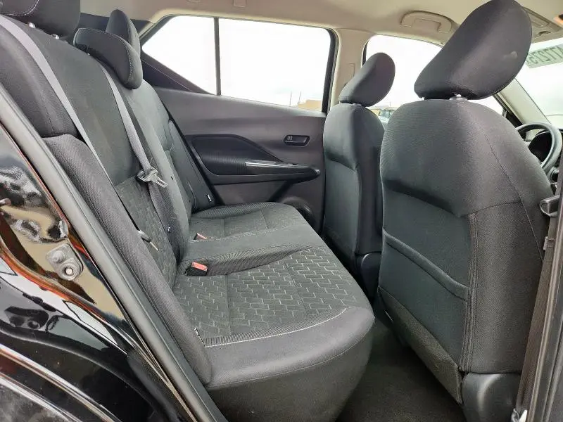 2022 NISSAN KICKS S  