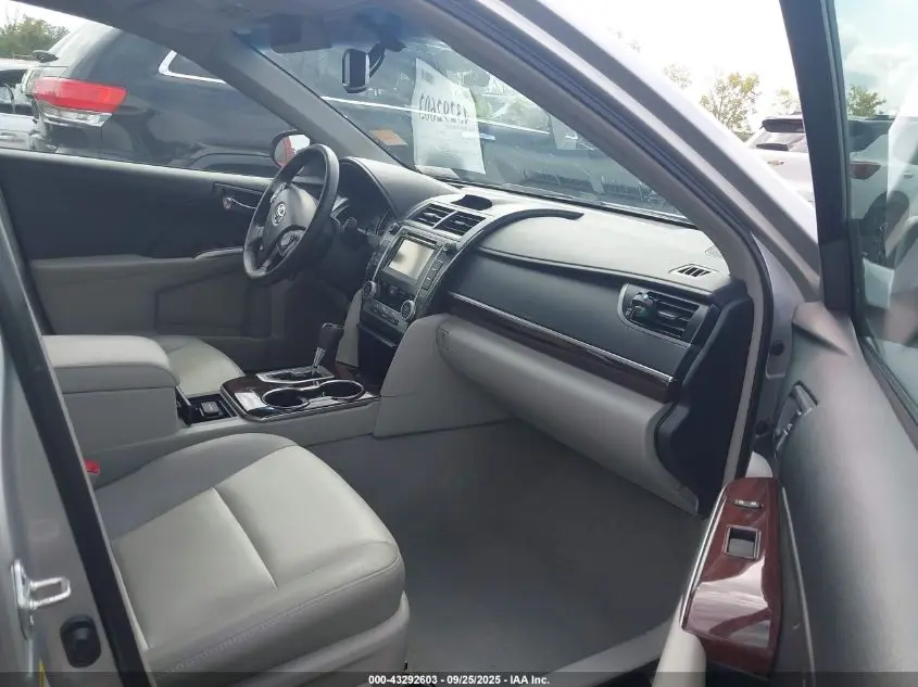 2013 TOYOTA CAMRY XLE