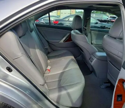 2010 TOYOTA CAMRY XLE V6  