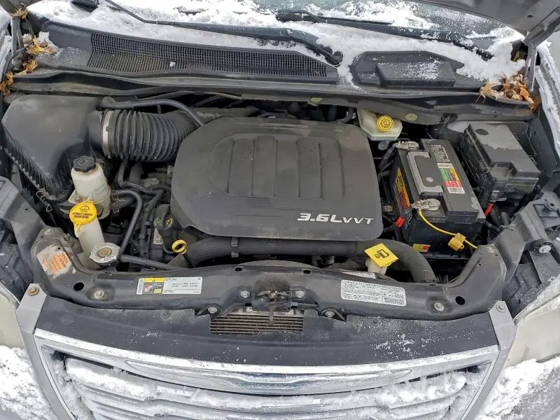 2013 CHRYSLER TOWN & COUNTRY TOURING  