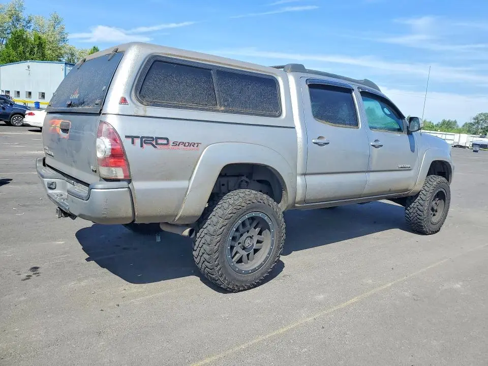 2015 TOYOTA TACOMA V6  