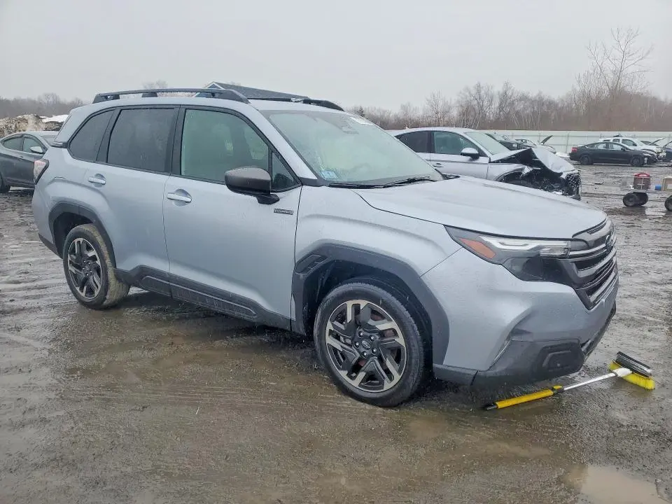 2025 SUBARU FORESTER PREMIUM  