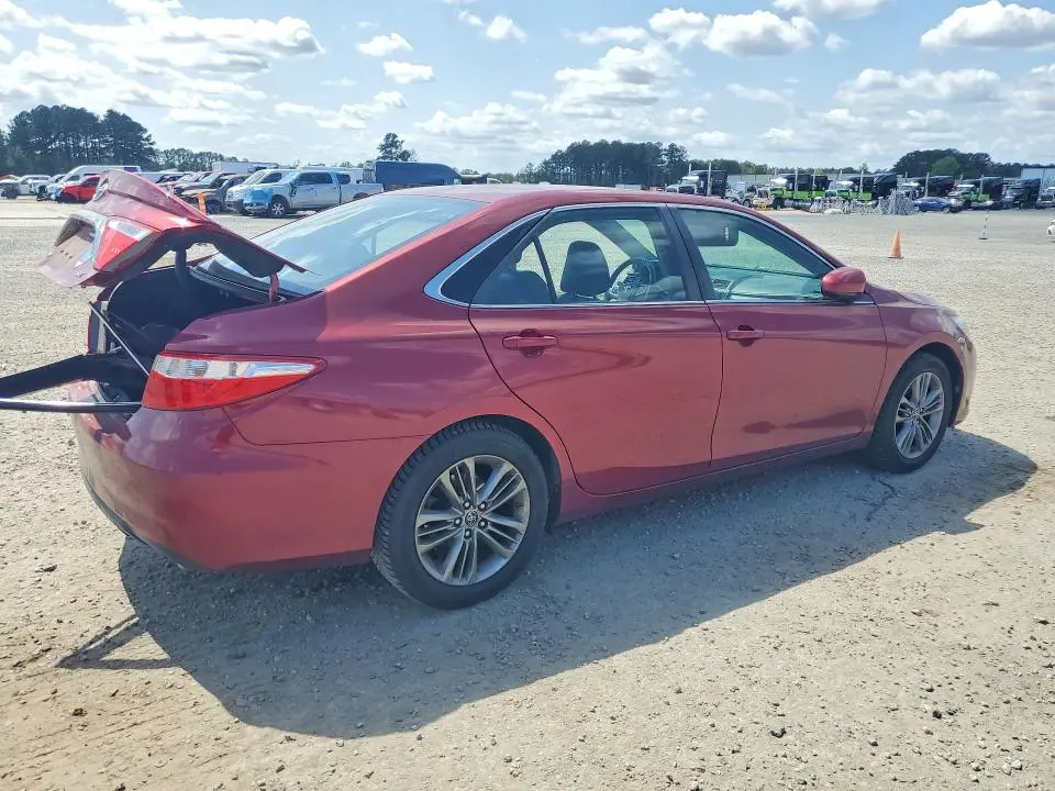 2016 TOYOTA CAMRY SE  
