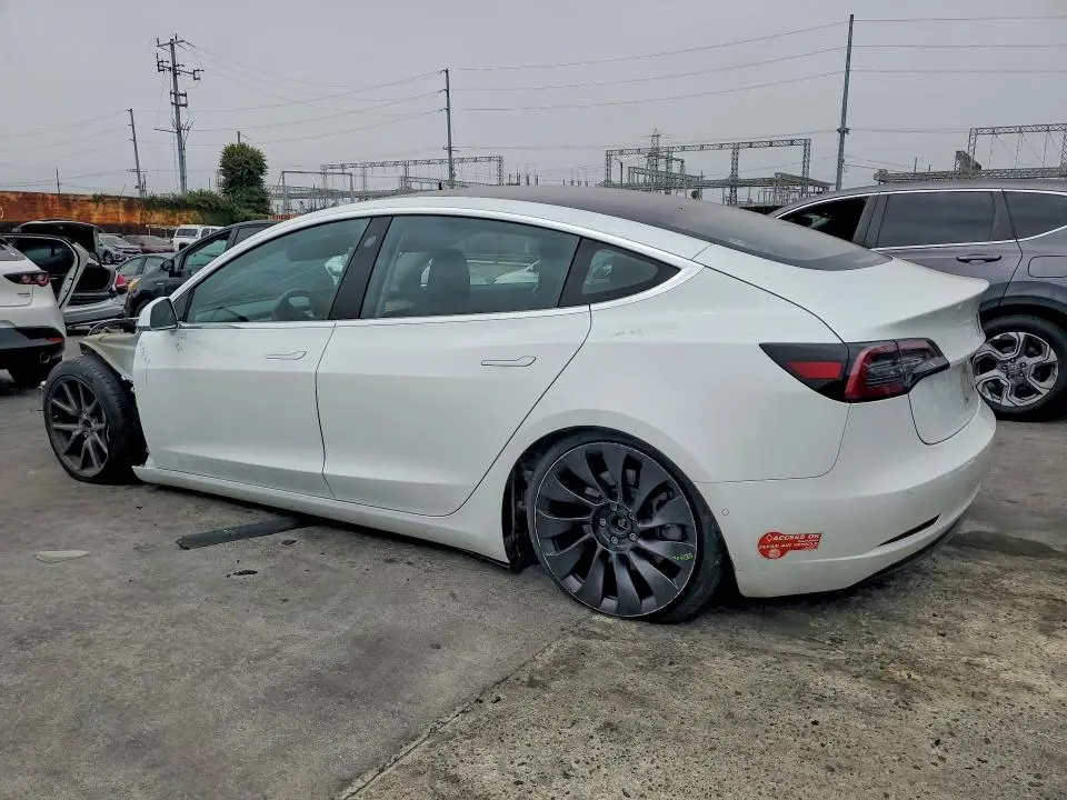 2018 TESLA MODEL 3   