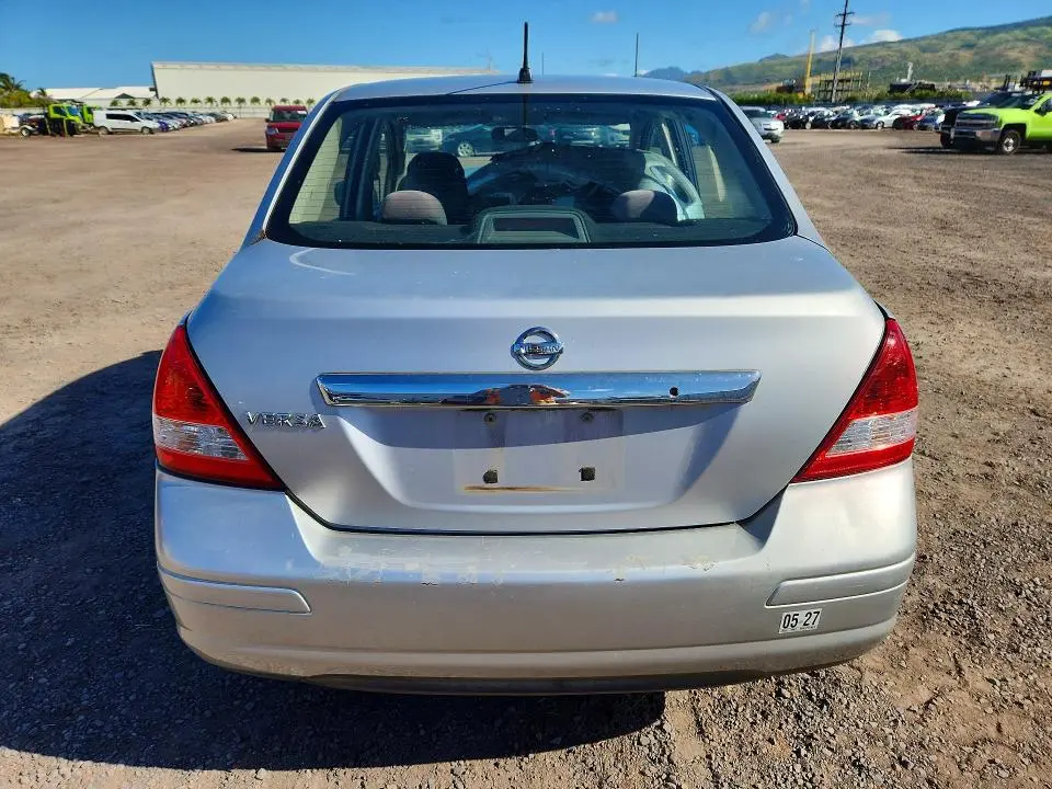 2010 NISSAN VERSA 1.8 S  