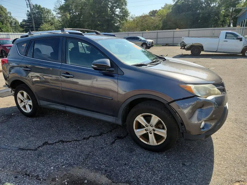 2014 TOYOTA RAV4 XLE  