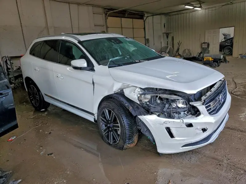 2016 VOLVO XC60 T5 PLATINUM  