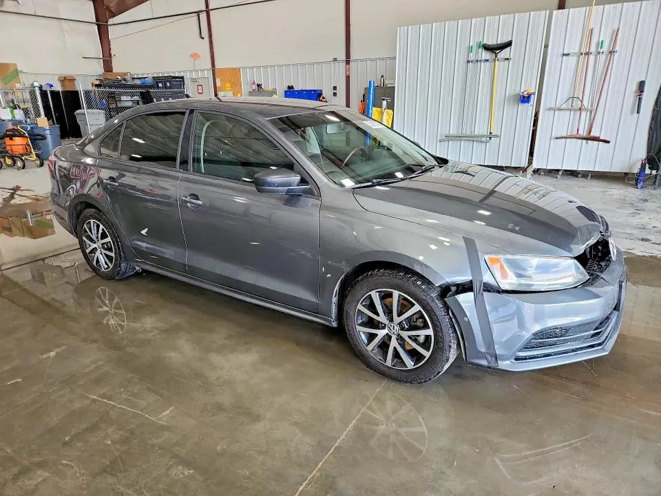 2016 VOLKSWAGEN JETTA SE  