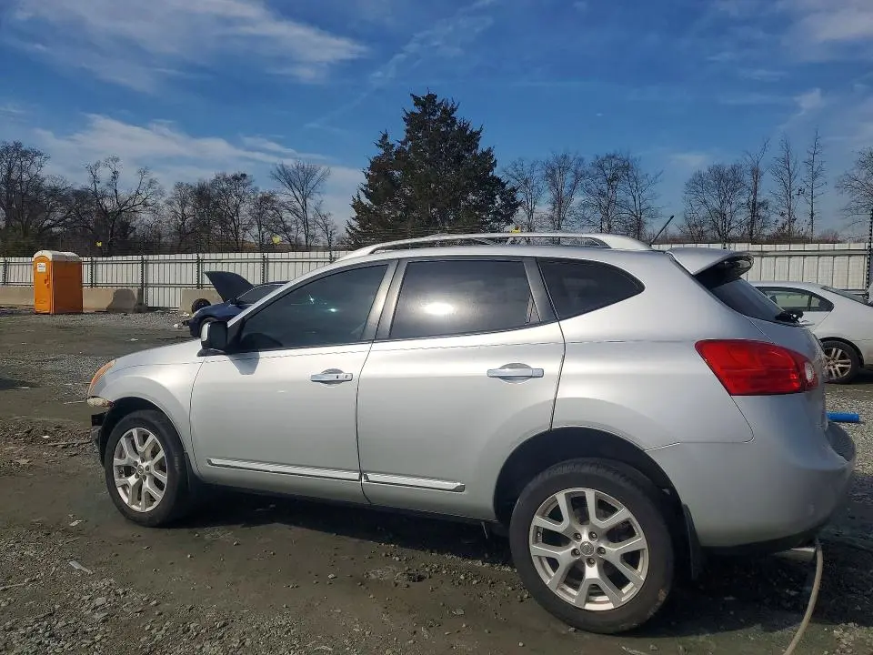 2013 NISSAN ROGUE S  
