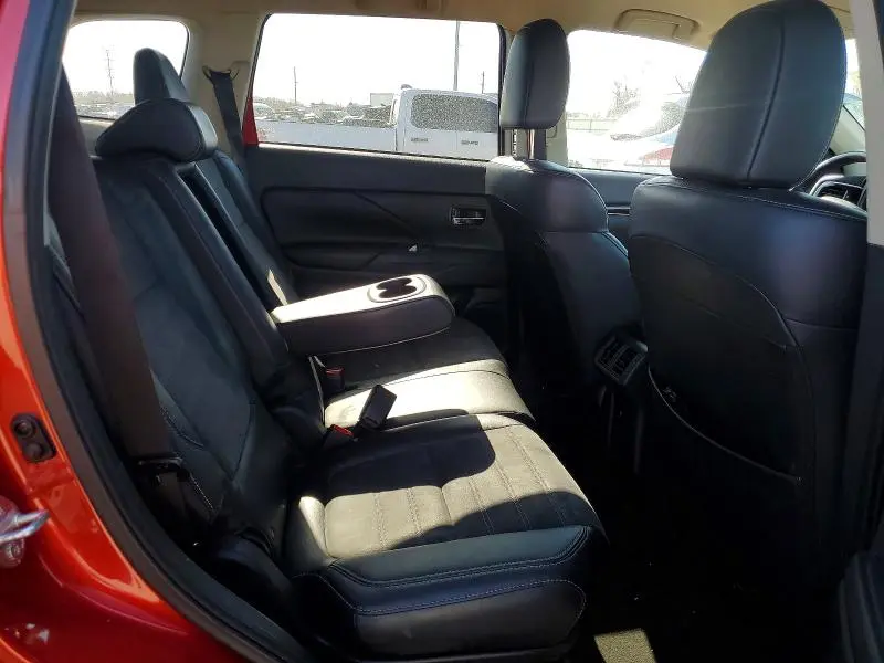 2019 MITSUBISHI OUTLANDER SE  