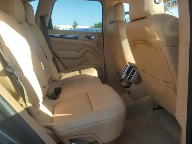 2014 PORSCHE CAYENNE