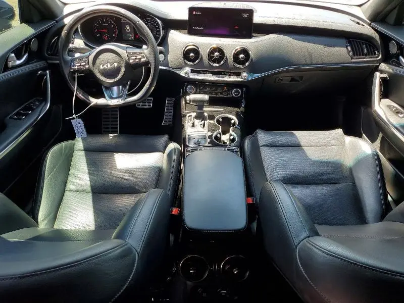 2022 KIA STINGER GT LINE  