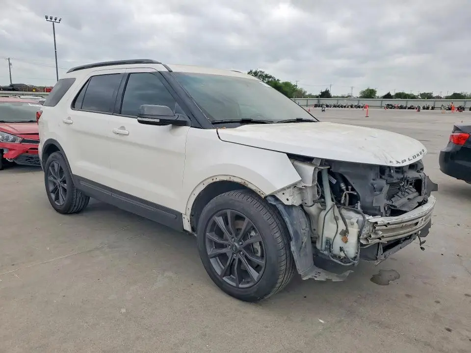 2017 FORD EXPLORER XLT  
