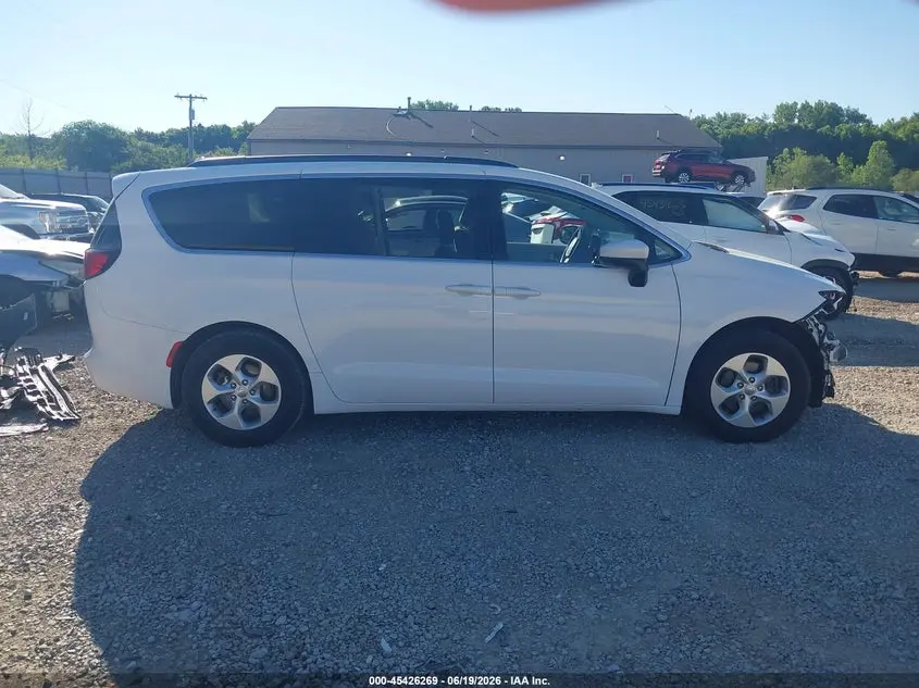 2017 CHRYSLER PACIFICA LX