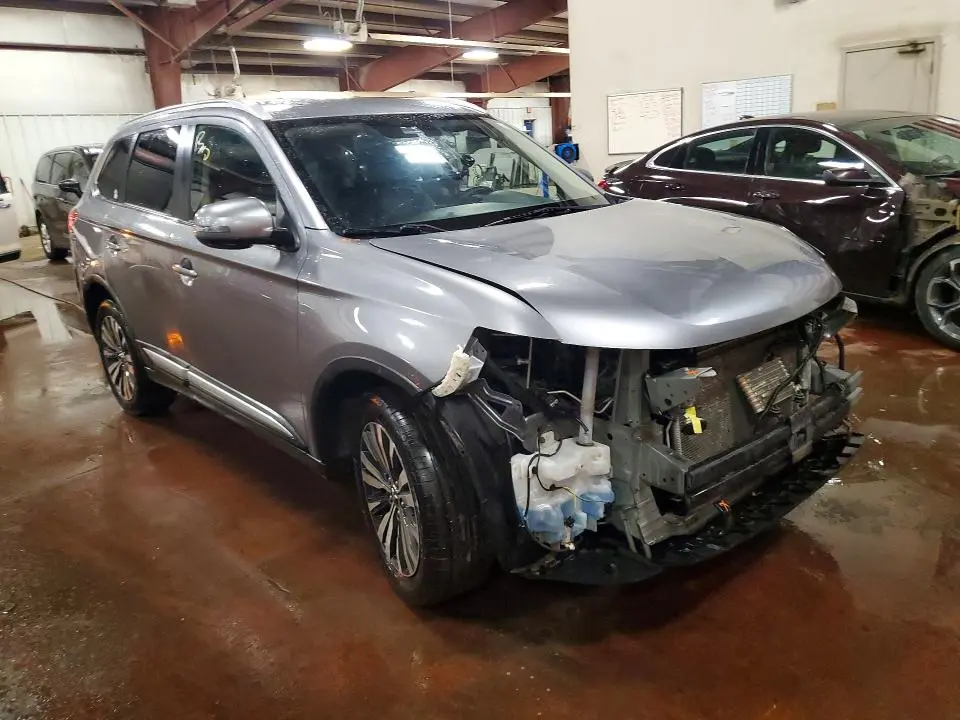 2020 MITSUBISHI OUTLANDER SE  