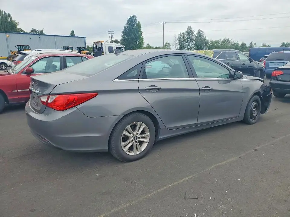 2012 HYUNDAI SONATA GLS  
