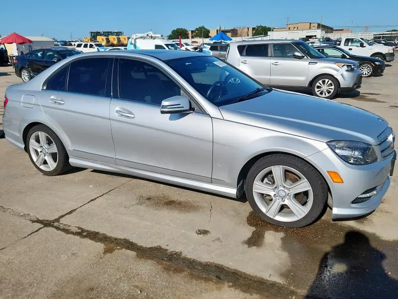 2011 MERCEDES-BENZ C 300  
