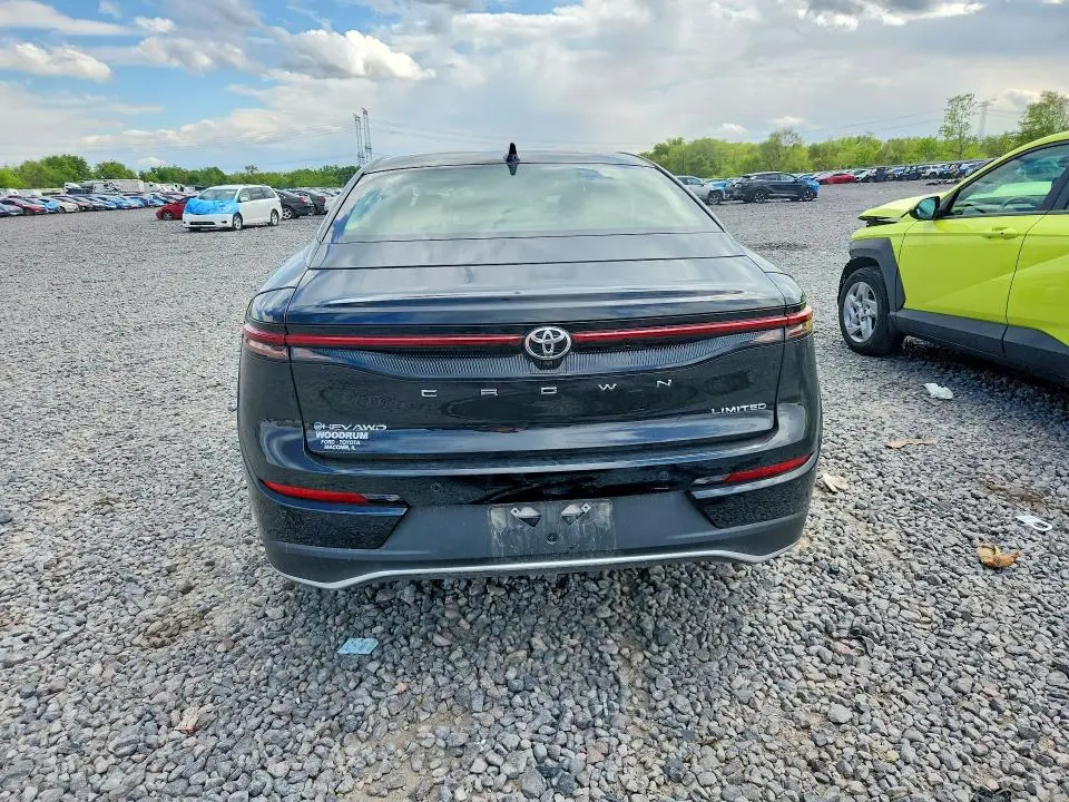 2026 TOYOTA CROWN LIMITED  