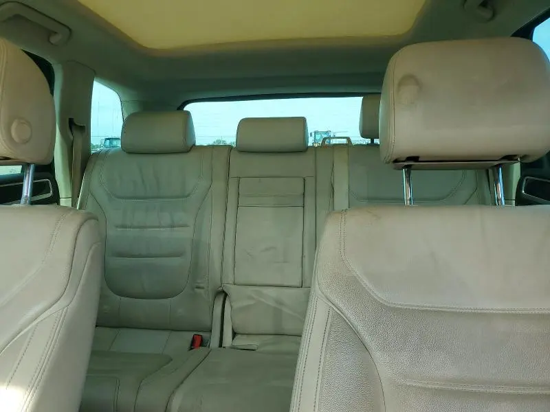2015 VOLKSWAGEN TOUAREG V6  
