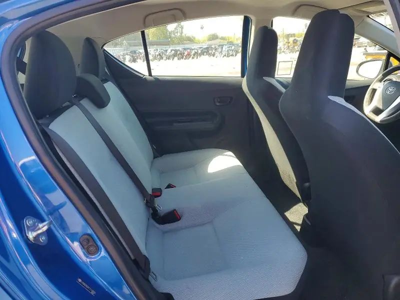 2015 TOYOTA PRIUS C ONE  