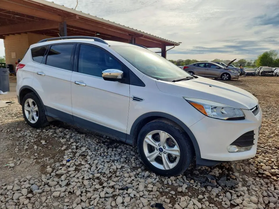 2016 FORD ESCAPE SE  