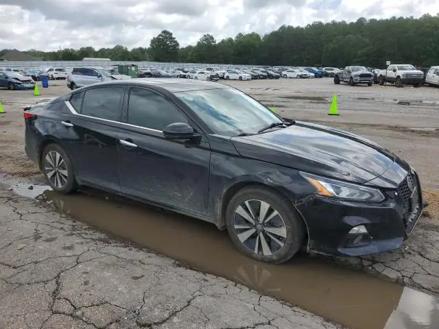 2022 NISSAN ALTIMA SL  