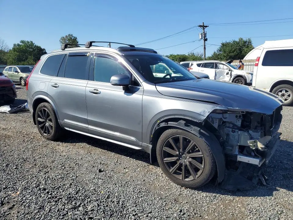 2016 VOLVO XC90 T6  